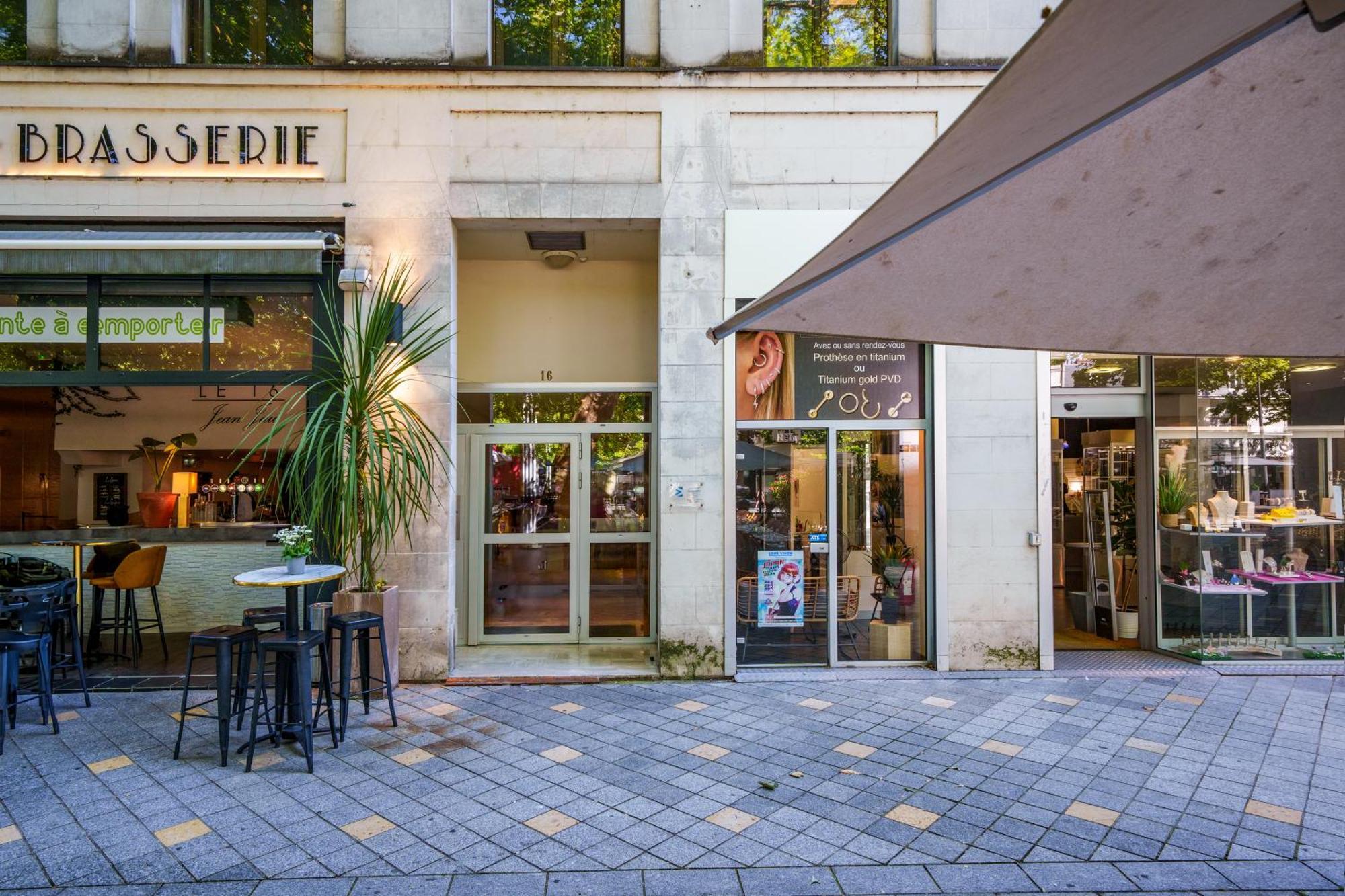 Appartement Tours Centre Avec Parking 4 P Exterior foto